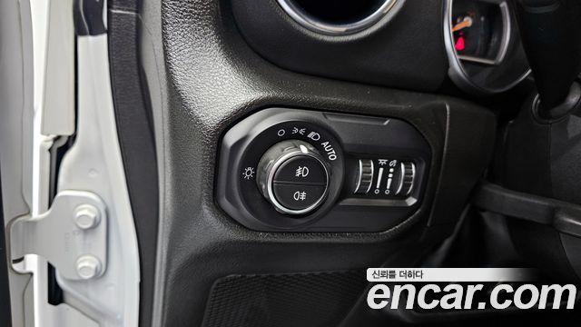 Jeep Wrangler (JL) 2.0 Overland Power Top 4Door 2023 — фото 17