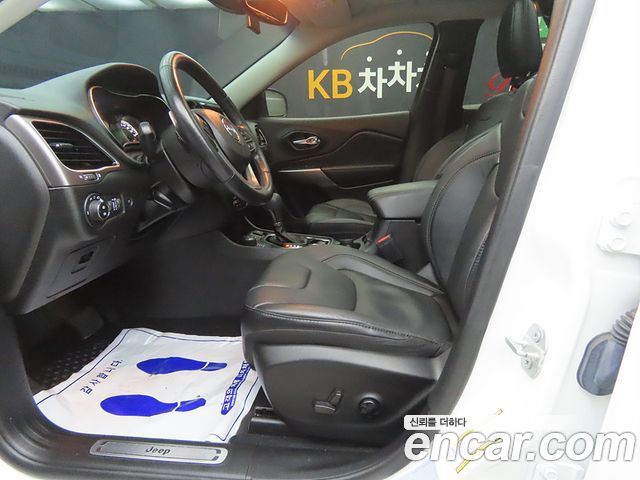 Jeep Cherokee (KL) 2.4 Limited AWD 2021 — фото 24