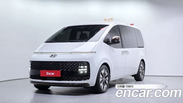 Hyundai Staria 4WD Lounge 7-Seater Inspiration 2024 — фото 1
