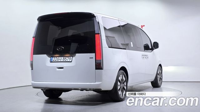 Hyundai Staria 4WD Lounge 7-Seater Inspiration 2024 — фото 2