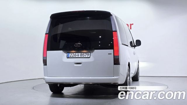 Hyundai Staria 4WD Lounge 7-Seater Inspiration 2024 — фото 4