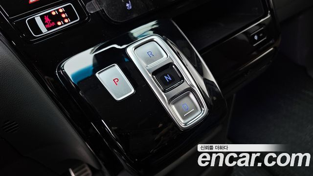 Hyundai Staria 4WD Lounge 7-Seater Inspiration 2024 — фото 9