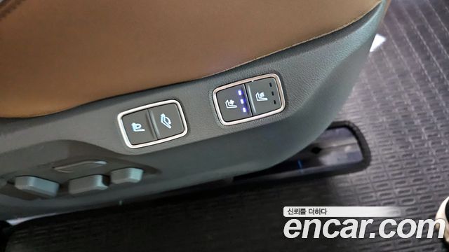 Hyundai Staria 4WD Lounge 7-Seater Inspiration 2024 — фото 18