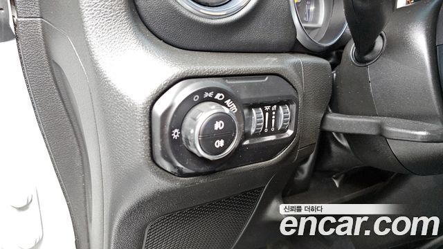 Jeep Wrangler (JL) 2.0 Overland 4Door 2022 — фото 18
