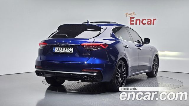 Maserati Levante 3.0 AWD Modena 2022 — фото 2