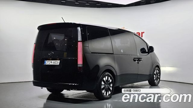 Hyundai Staria L3.5 Lounge 9-Seater Inspiration 2022 — фото 2