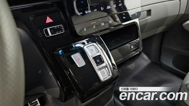 Hyundai Staria L3.5 Lounge 9-Seater Inspiration 2022 — фото 9