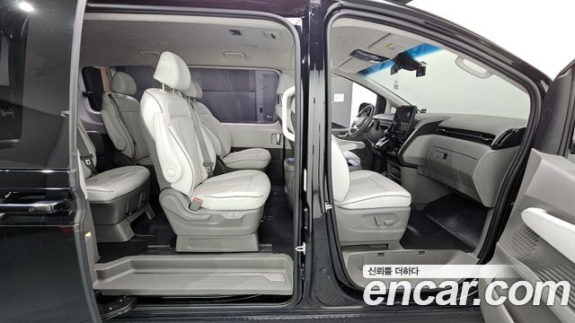 Hyundai Staria L3.5 Lounge 9-Seater Inspiration 2022 — фото 11
