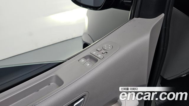 Hyundai Staria L3.5 Lounge 9-Seater Inspiration 2022 — фото 12