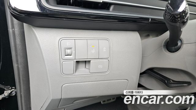 Hyundai Staria L3.5 Lounge 9-Seater Inspiration 2022 — фото 13