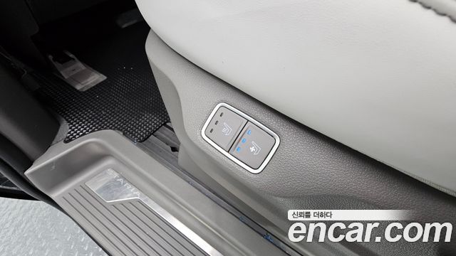 Hyundai Staria L3.5 Lounge 9-Seater Inspiration 2022 — фото 19