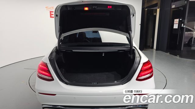 Mercedes-Benz E-Class (W213) E450 4MATIC Exclusive 2019 — фото 20