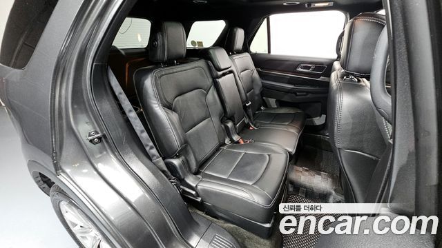 Ford Explorer 2.3 Limited 4WD 5th 2017 — фото 12