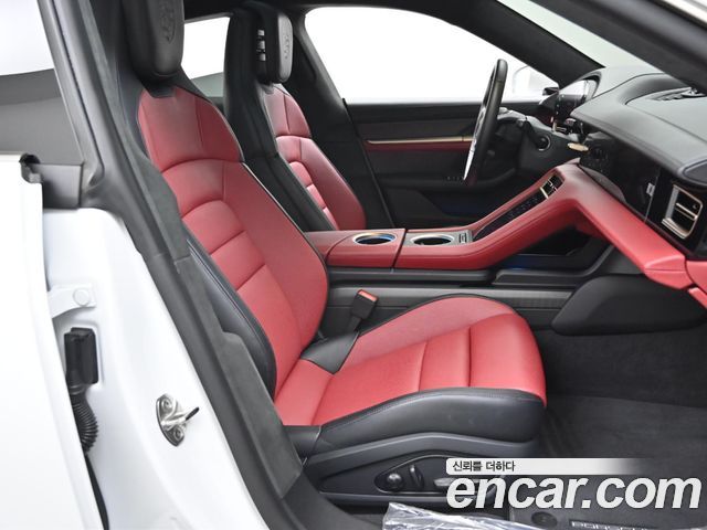 Porsche Taycan Turbo S 2025 — фото 10