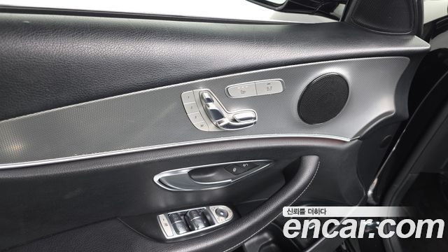 Mercedes-Benz E-Class (W213) E300 Avantgarde 2019 — фото 15