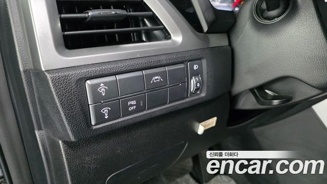 KG Mobility (SsangYong) Beautiful Korando Gasoline 1.5 2WD C7 2023 — фото 13
