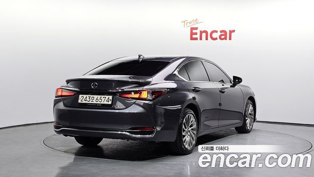 Lexus ES300h (VII) Luxury Plus 2023 — фото 2