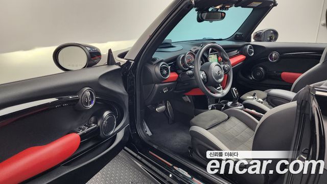 MINI Cooper S Convertible JCW 3rd 2020 — фото 10