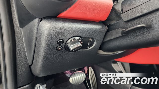 MINI Cooper S Convertible JCW 3rd 2020 — фото 14