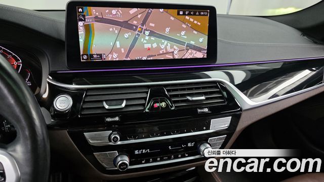 BMW 5 Series (G30) 523d M Sport 2021 — фото 18