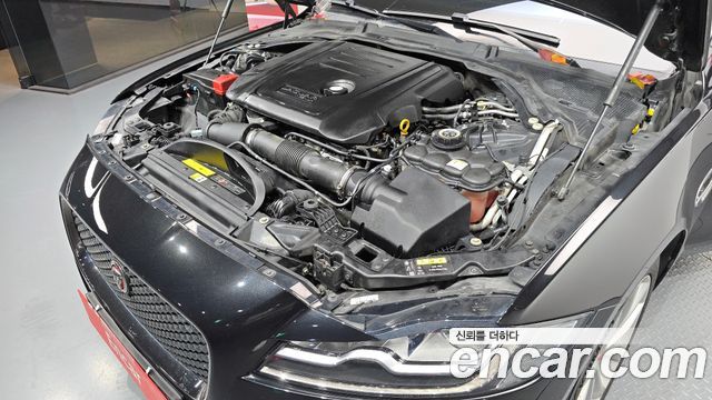 Jaguar XF (X260) 20d Portfolio AWD 2019 — фото 6