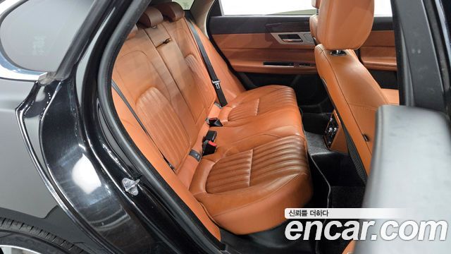Jaguar XF (X260) 20d Portfolio AWD 2019 — фото 12