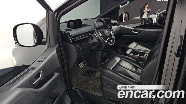 Hyundai Staria 4WD Lounge 9-Seater Inspiration 2022 — фото 12