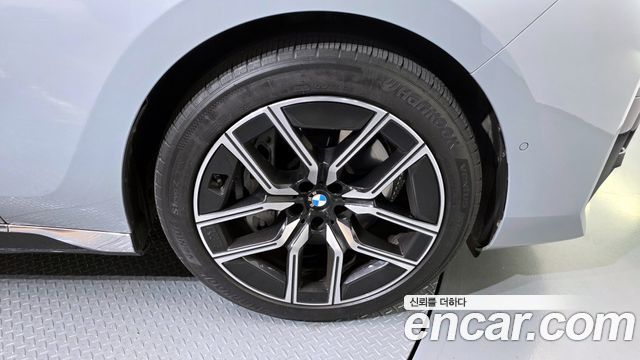 BMW 7 Series (G70) 740i xDrive M Sport Limited 2024 — фото 5