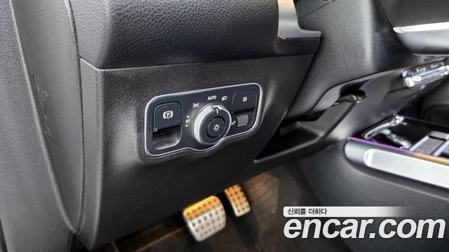 Mercedes-Benz GLB-Class (X247) GLB250 4MATIC 2021 — фото 17