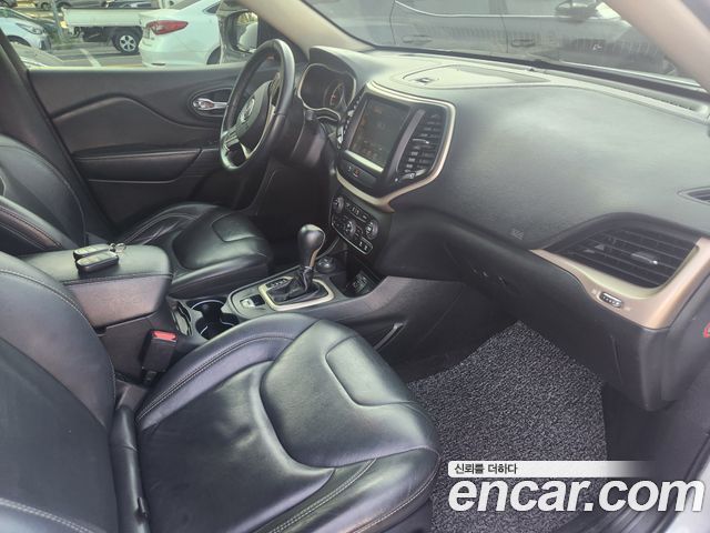 Jeep Cherokee (KL) 2.0 Diesel Longitude AWD 2015 — фото 16
