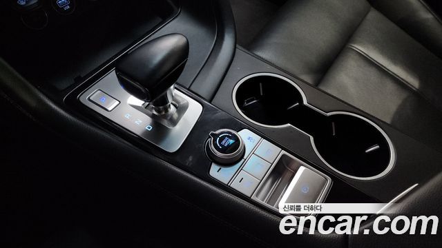 Genesis G70 Gasoline 2.0T 4WD 2022 — фото 9