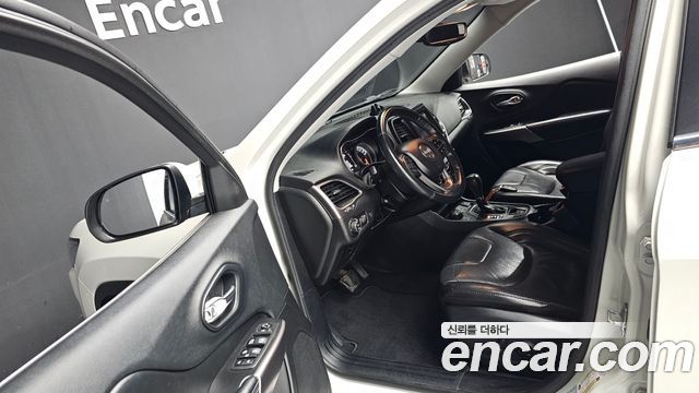 Jeep Cherokee (KL) 2.4 Longitude High AWD 2019 — фото 10