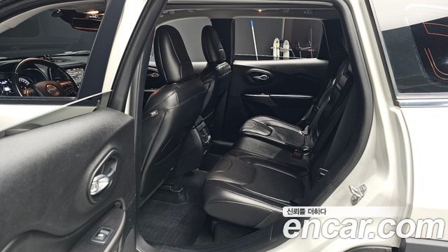 Jeep Cherokee (KL) 2.4 Longitude High AWD 2019 — фото 11