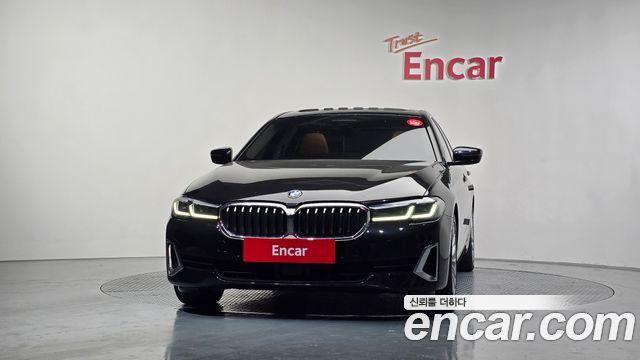 BMW 5 Series (G30) 520i Luxury 2023 — фото 3