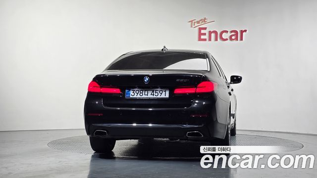 BMW 5 Series (G30) 520i Luxury 2023 — фото 4