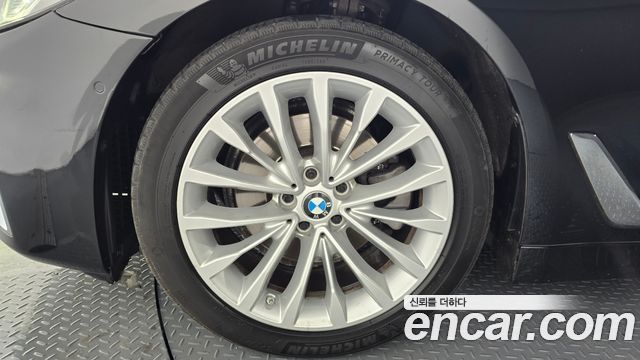 BMW 5 Series (G30) 520i Luxury 2023 — фото 5