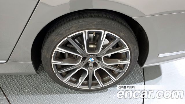 BMW 7 Series (G11) 740i M Sport 2022 — фото 5