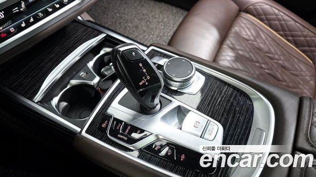 BMW 7 Series (G11) 740i M Sport 2022 — фото 9