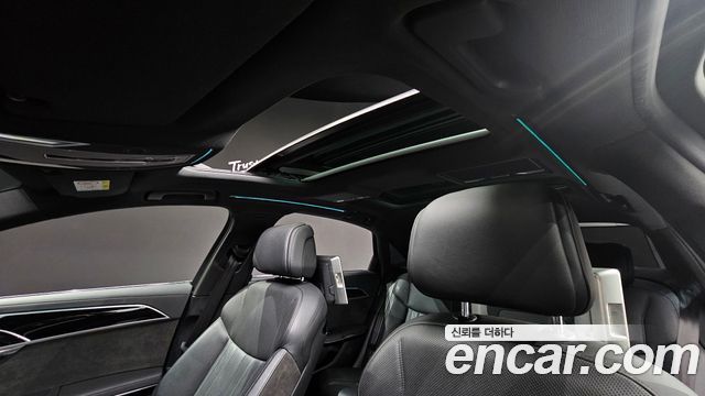 Audi A8 (D5) 55 TFSI Quattro LWB 2021 — фото 18