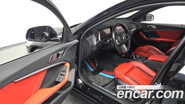 BMW 1 Series (F40) M135i xDrive 2022 — фото 11