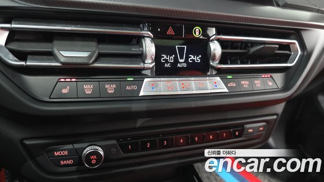 BMW 1 Series (F40) M135i xDrive 2022 — фото 16