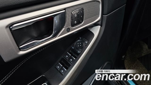 Ford Explorer (VI) 2.3 LimIted 4WD 2021 — фото 16