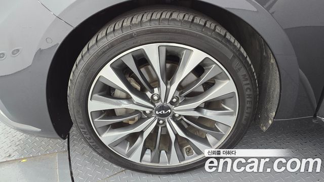 Kia K8 2.5 Gasoline 2WD Noblesse 2022 — фото 5