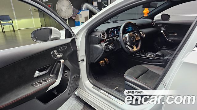 Mercedes-Benz A-Class (W177) AMG A35 4MATIC Sedan 2021 — фото 10