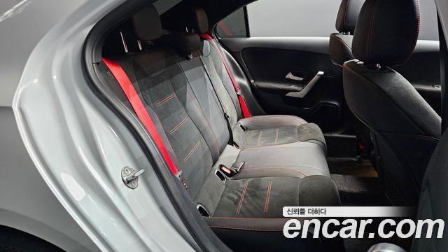 Mercedes-Benz A-Class (W177) AMG A35 4MATIC Sedan 2021 — фото 11