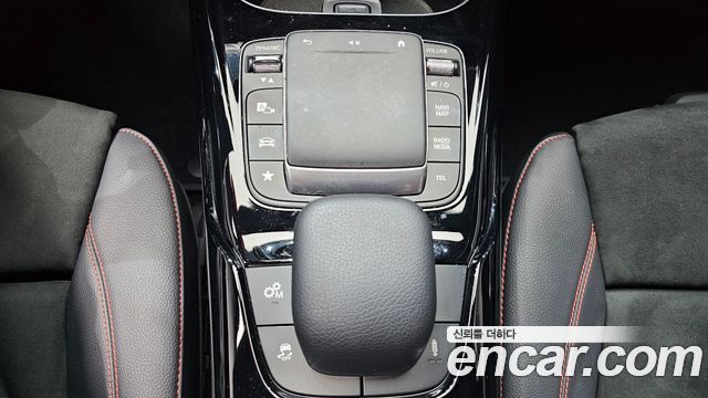 Mercedes-Benz A-Class (W177) AMG A35 4MATIC Sedan 2021 — фото 17