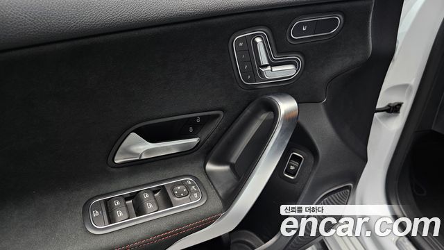 Mercedes-Benz A-Class (W177) AMG A35 4MATIC Sedan 2021 — фото 19
