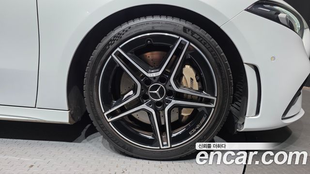 Mercedes-Benz A-Class (W177) AMG A35 4MATIC Sedan 2021 — фото 21