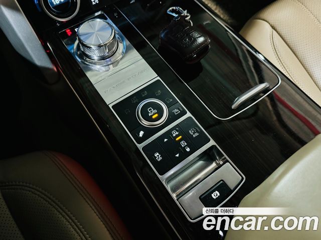 Land Rover Range Rover (IV) 4.4 SDV8 Vogue SE DIESEL 2015 — фото 10