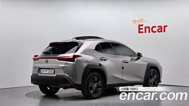Lexus UX300h 2.0 2WD 2026 — фото 2